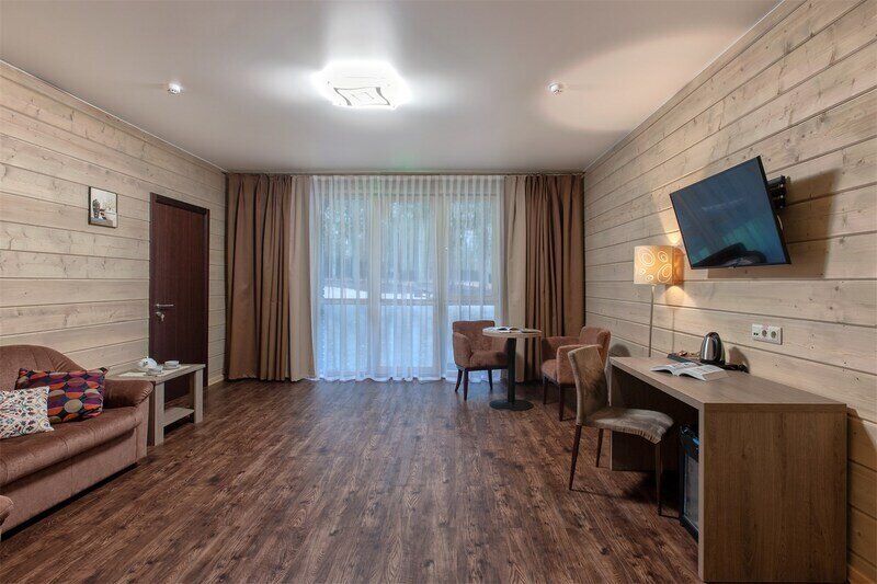 Джуниор Сьют 2-местный 2-комнатный (ЭКО отель)