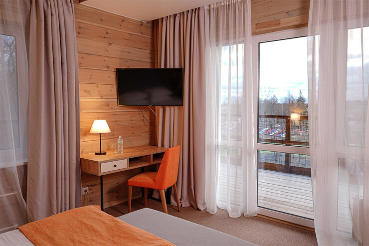 Джуниор Сьют 2-местный 2-комнатный с кухней (Конгресс отель)